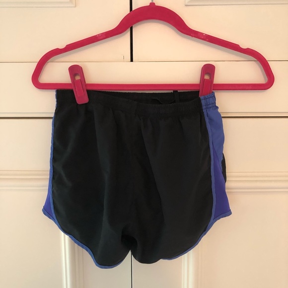 Nike shorts - Picture 2 of 3